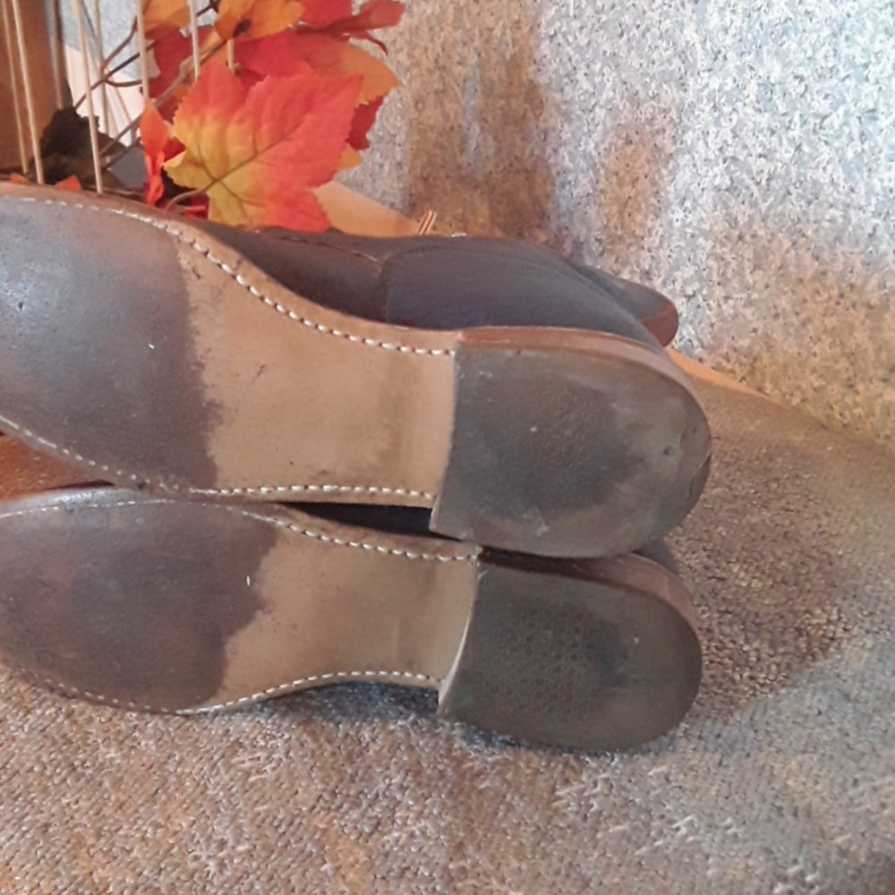 BOOTS - Picture 4 of 6
